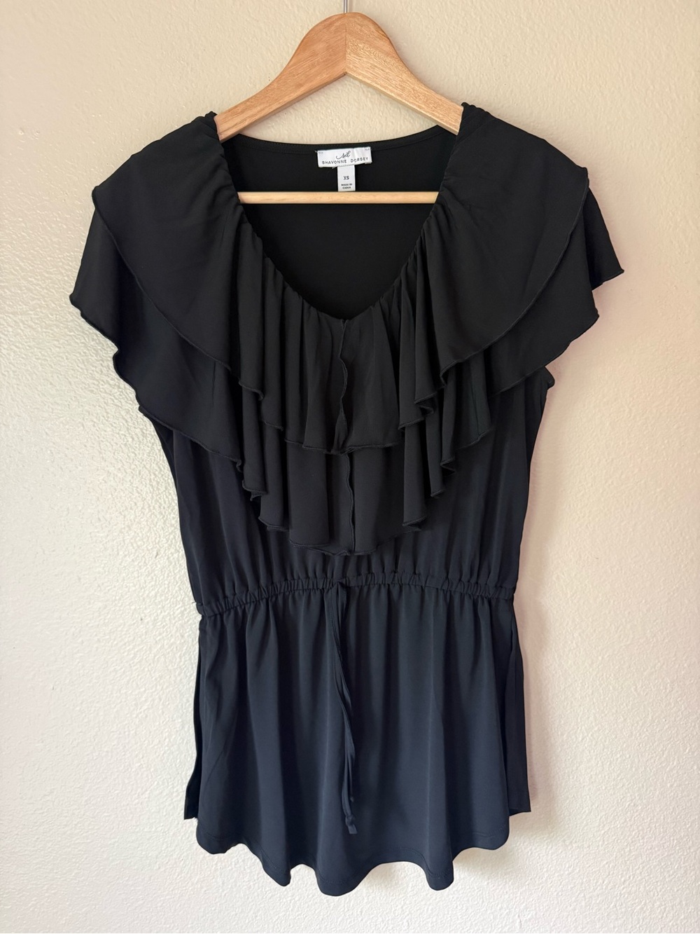 Shavonne Dorsey Black Ruffle V-Neck Short Sleeve Blouse